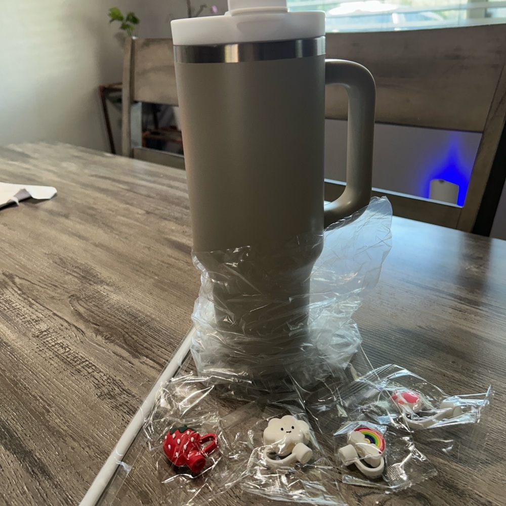 40oz Gray Drink Tumbler